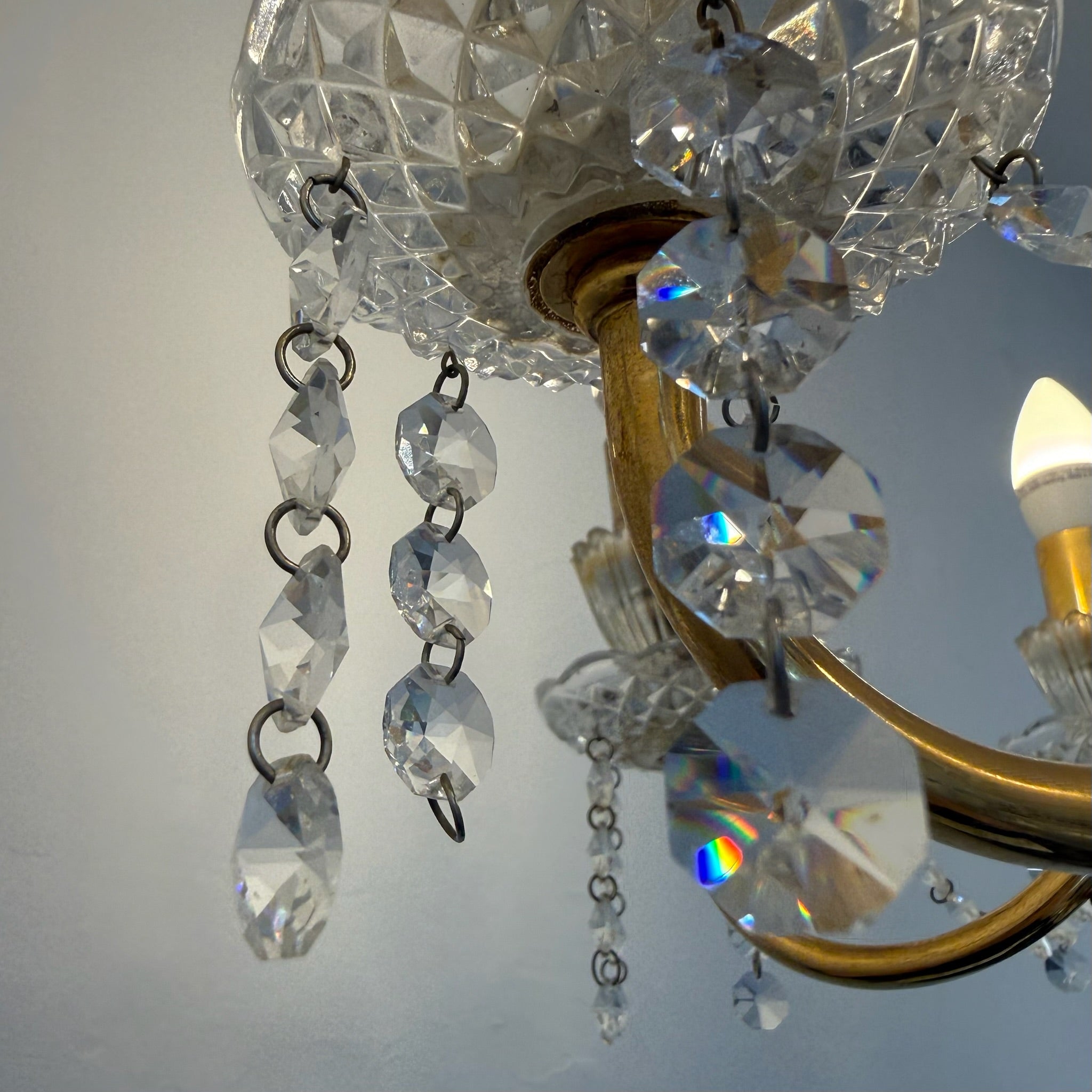 Prachtvoller 8-flammiger Kristall-Kronleuchter um 1960 I 14 Karat Echtgold-Vergoldung I Schweres Bleikristall Prunk-Chandelier 74 cm Showroom Ansbach