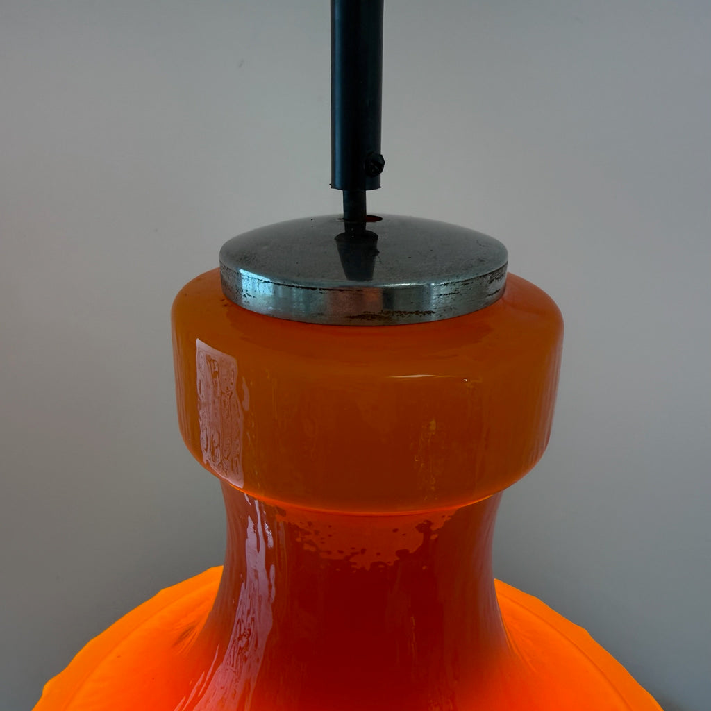 Space Age Pendelleuchte I Orange Tulpenform Überfangglas 1970er I Monumentale Hängeleuchte Pop-Art Vintage Design Showroom Ansbach