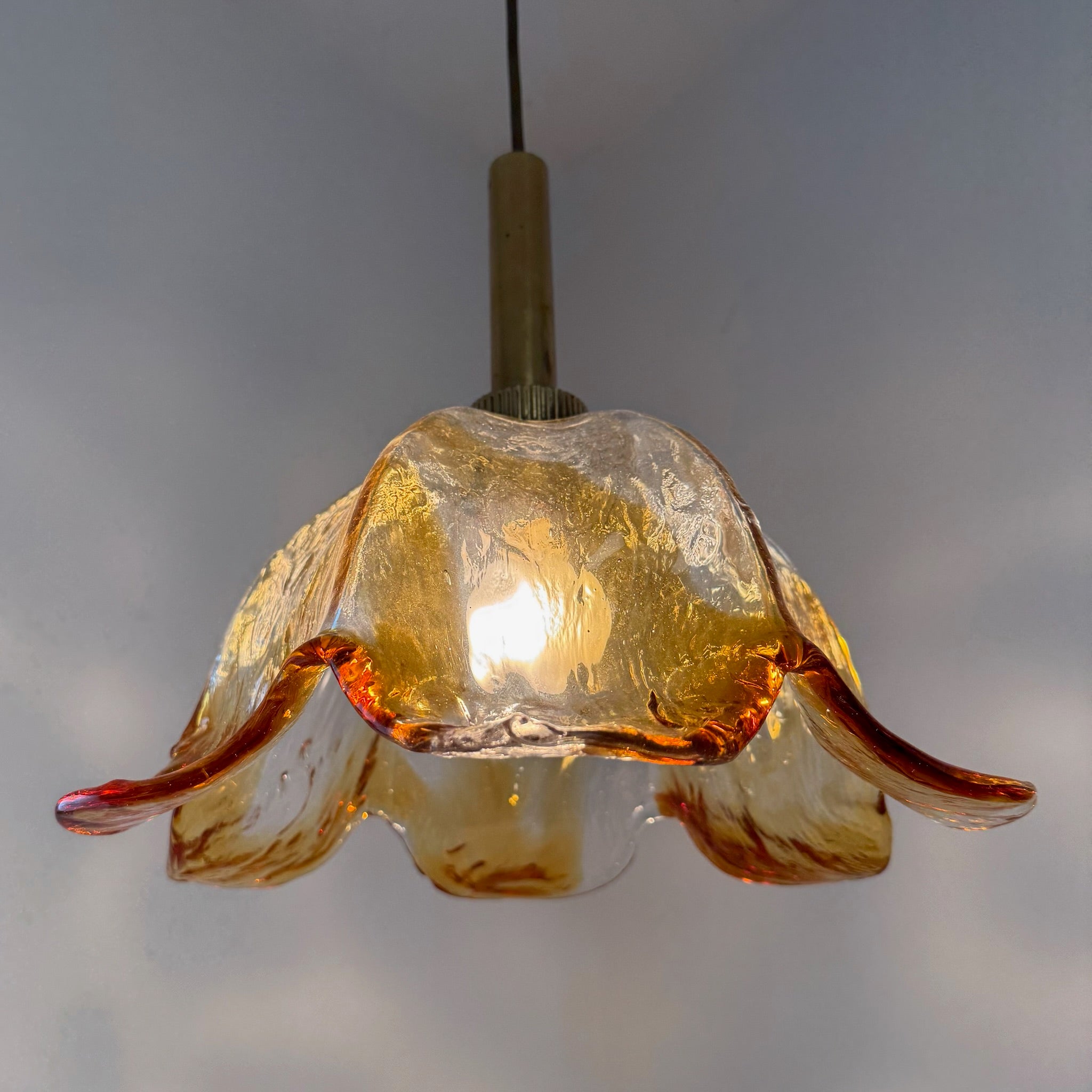 Große Murano Glas Pendelleuchte 70er I AV Mazzega Stil I Blüten-Hängelampe Bernstein Orange Messing I Vintage 34,5 cm Murano
