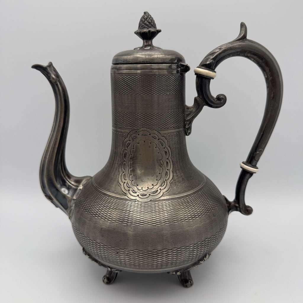 Antikes Prunk Set Teekanne & Zuckerdose I Grands Magasins du Louvre Paris I Versilbert um 1900 I Französischer Historismus Grands Magasins du Louvre, Rue de Marengo, Paris