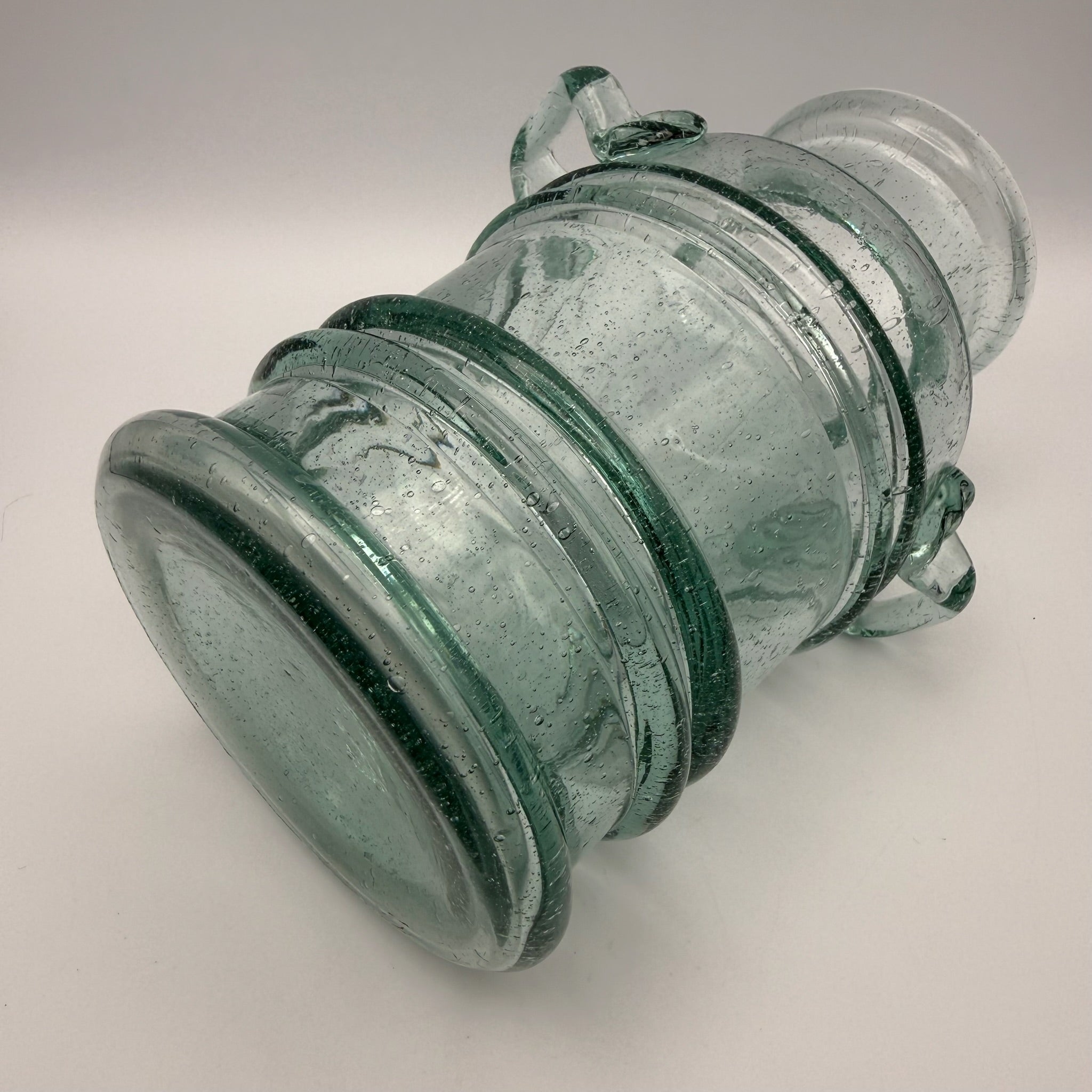 Schwere Vintage Glasvase mit 2 Henkeln I Mundgeblasen I Amphorenform Mid-Century Kunstglas I Makellos 21 cm Showroom Ansbach