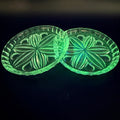 2x Uranglas Teller Untersetzer UV Glas fluoreszierend Art Deco 10,8 cm Showroom Ansbach