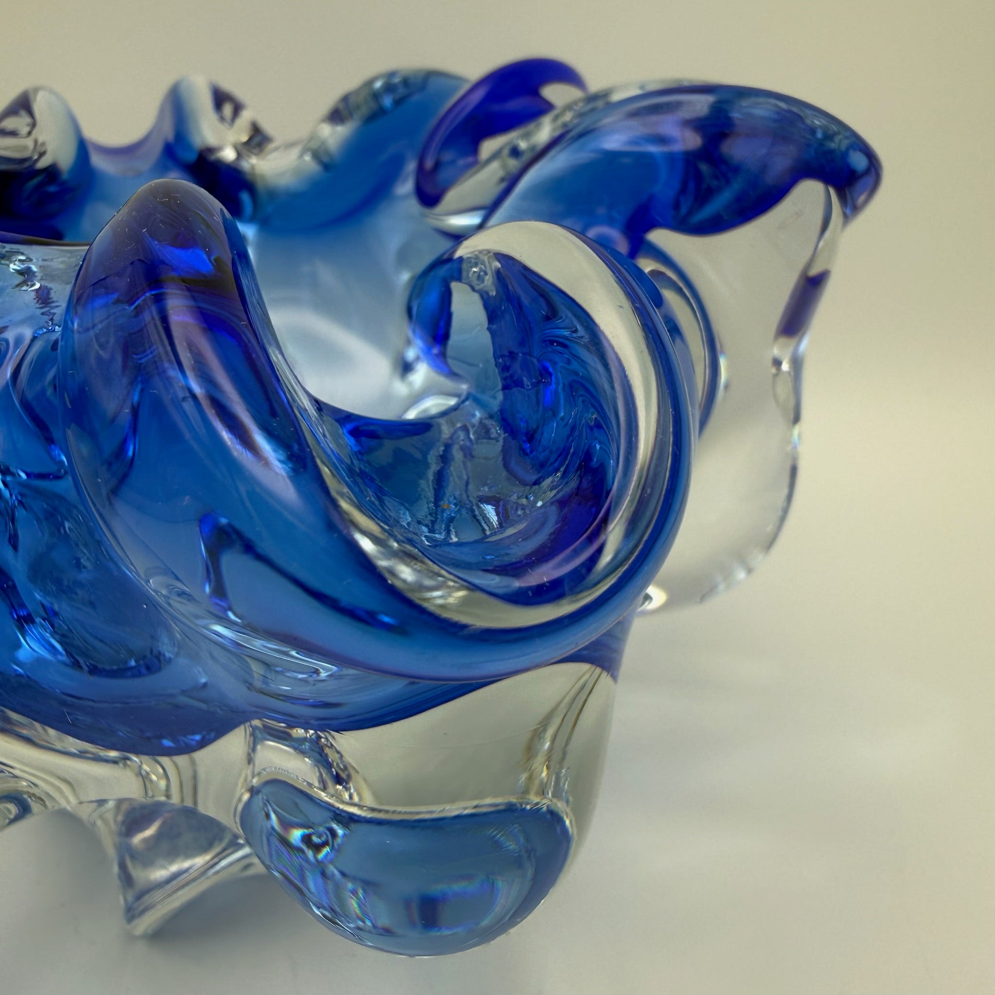 Vintage Murano Stil Glas Schale Blau Blütenform Sommerso Kunstglas 60er 70er Showroom Ansbach
