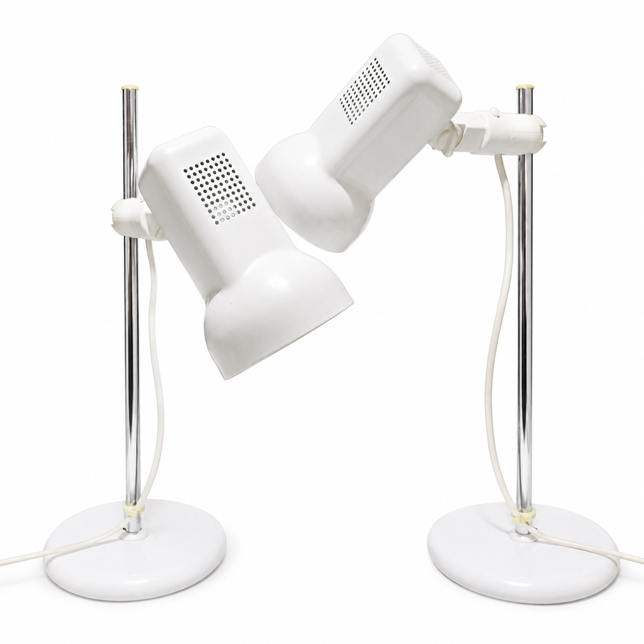 STAFF Leuchten Paar Tischlampen 1970er Space Age Weiß Chrom Design Klassiker Showroom Ansbach