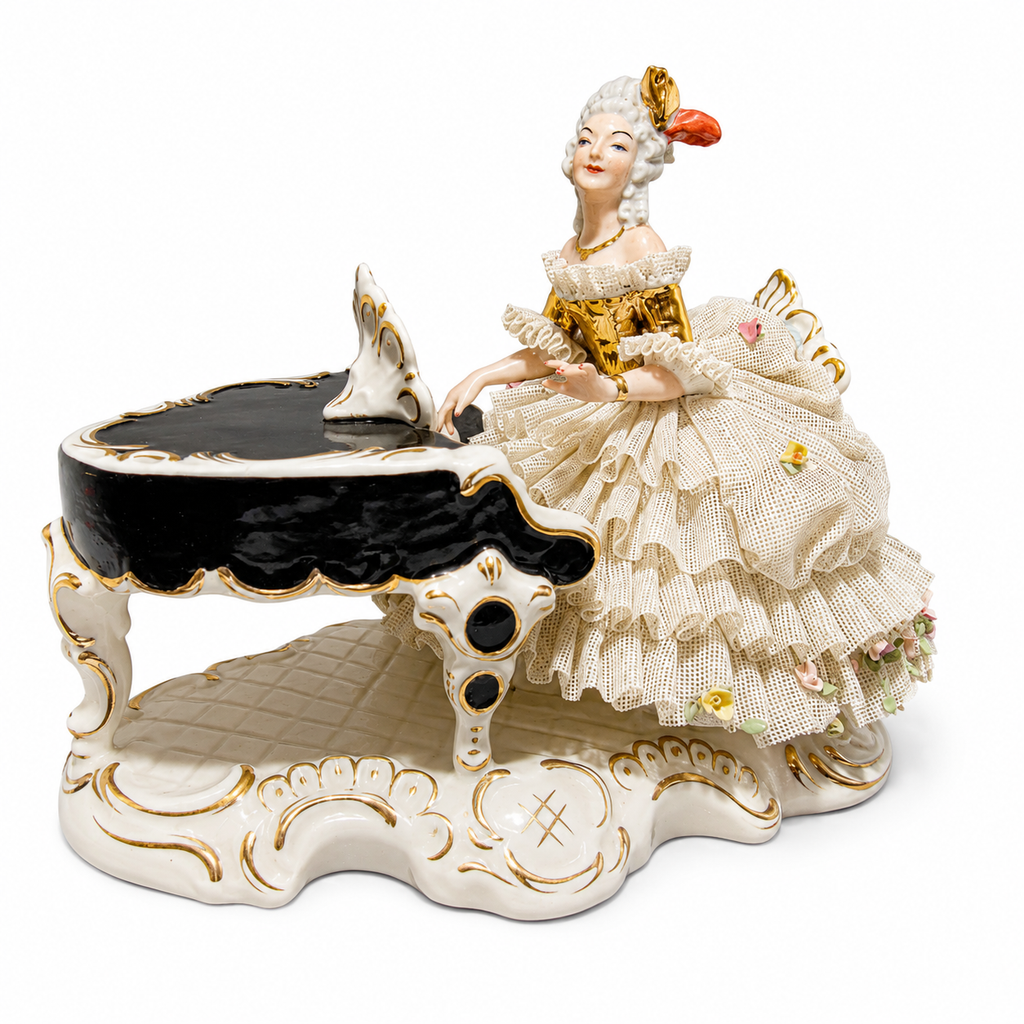 Große Dresden Porzellan Spitzenfigur Dame am Konzertflügel Rokoko Figur 16 cm Showroom Ansbach