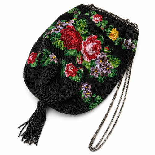 Antike Perlenhandtasche Biedermeier / Jugendstil I Handgestrickt Sandperlen Rosendekor I Lederfutter & Kette um 1900 Showroom Ansbach