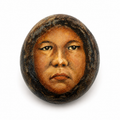 Original Inuit Kunst I Handbemalter Naturstein I Kanada I Handsigniert „Sarah“ I 5,6 cm Showroom Ansbach