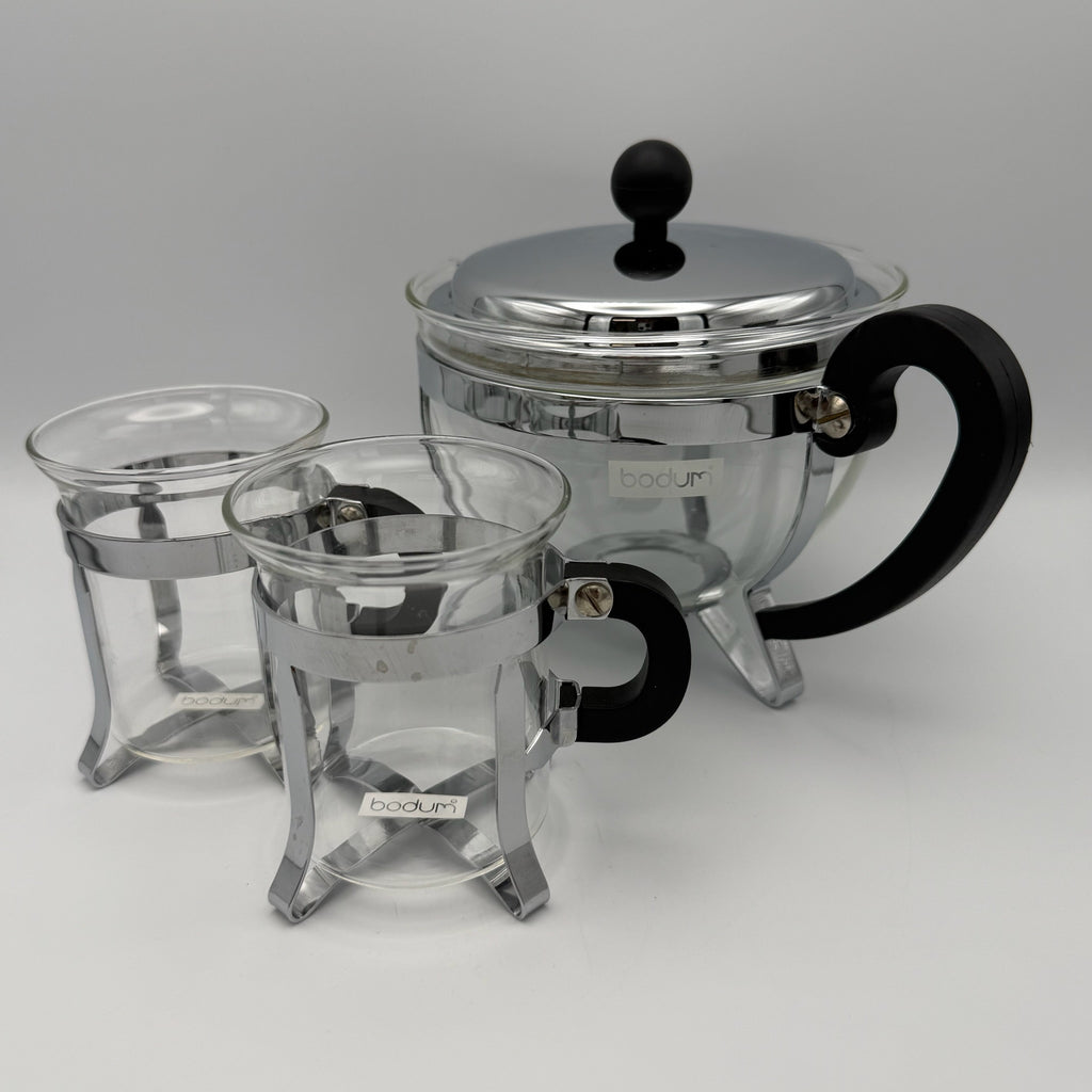 Vintage Bodum Teekanne mit 2 Tassen I Glas & Chrom – Mid Century Design I 3-teiliges Set Bodum