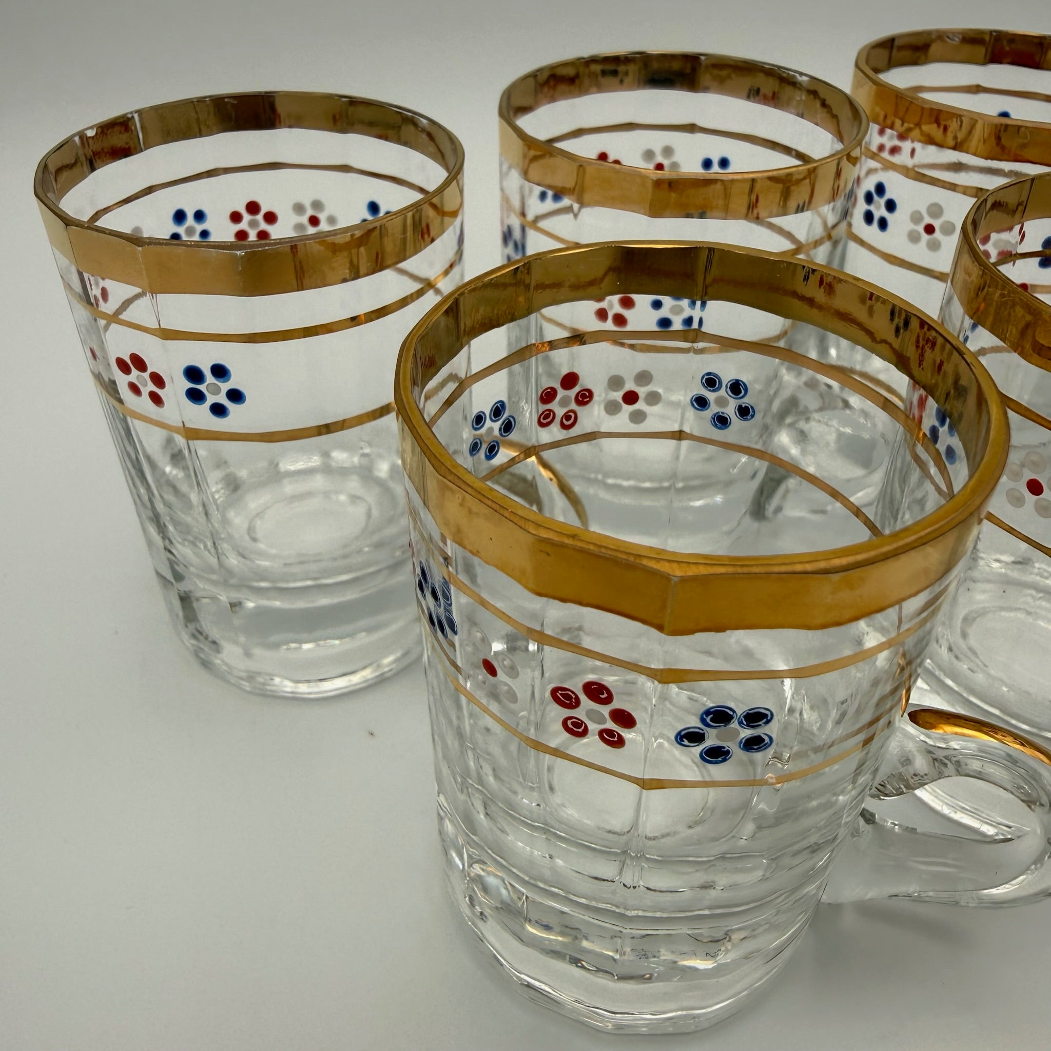 5x Vintage 50er Jahre Henkelgläser Goldrand Punktmuster Likörgläser Mid Century Showroom Ansbach