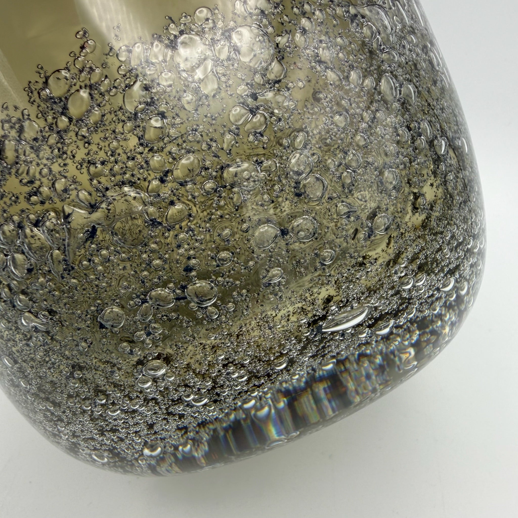 Schwere Kunstglas Vase 15 cm I Rauchglas mit dichten Lufteinschlüssen I Mid-Century Schaumglas Vintage Showroom Ansbach