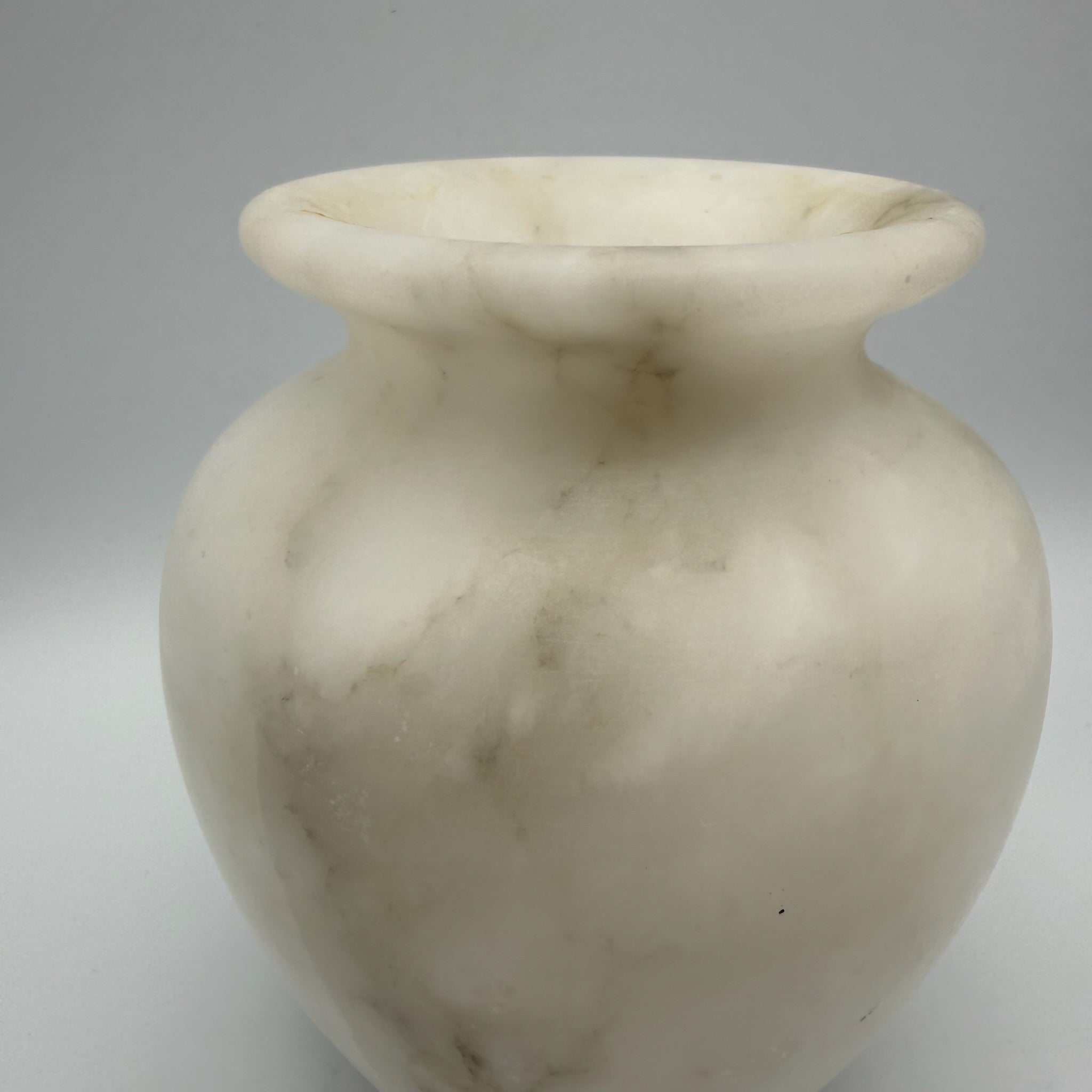 Alabaster Vase I Volterra Italien I Handarbeit I Bernstein-Optik I Schwer I 11,5 cm Showroom Ansbach