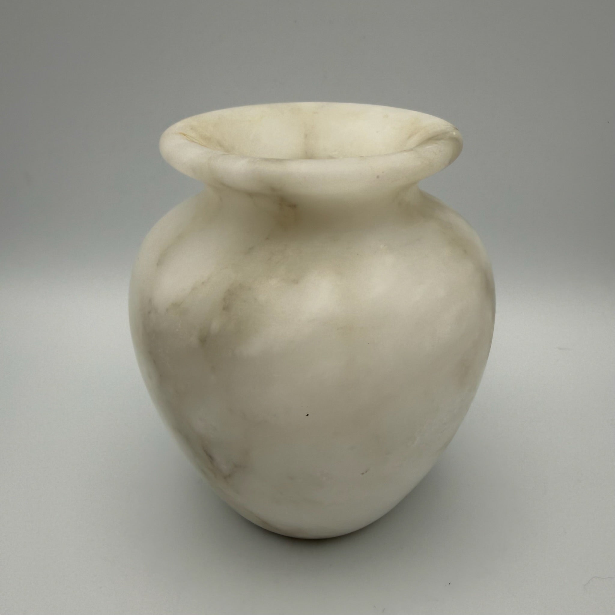 Alabaster Vase I Volterra Italien I Handarbeit I Bernstein-Optik I Schwer I 11,5 cm Showroom Ansbach