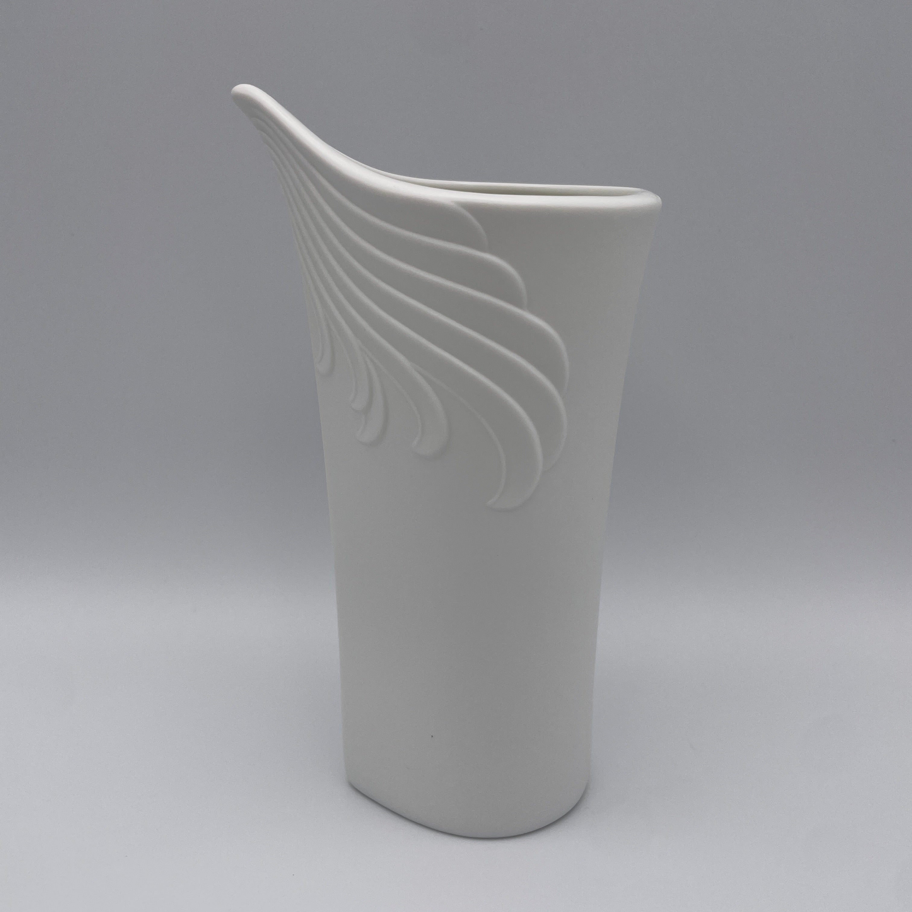 AK Kaiser Porzellan Vase 712 Weiss Relief Flügel Vintage 1970 Op Art AK Kaiser