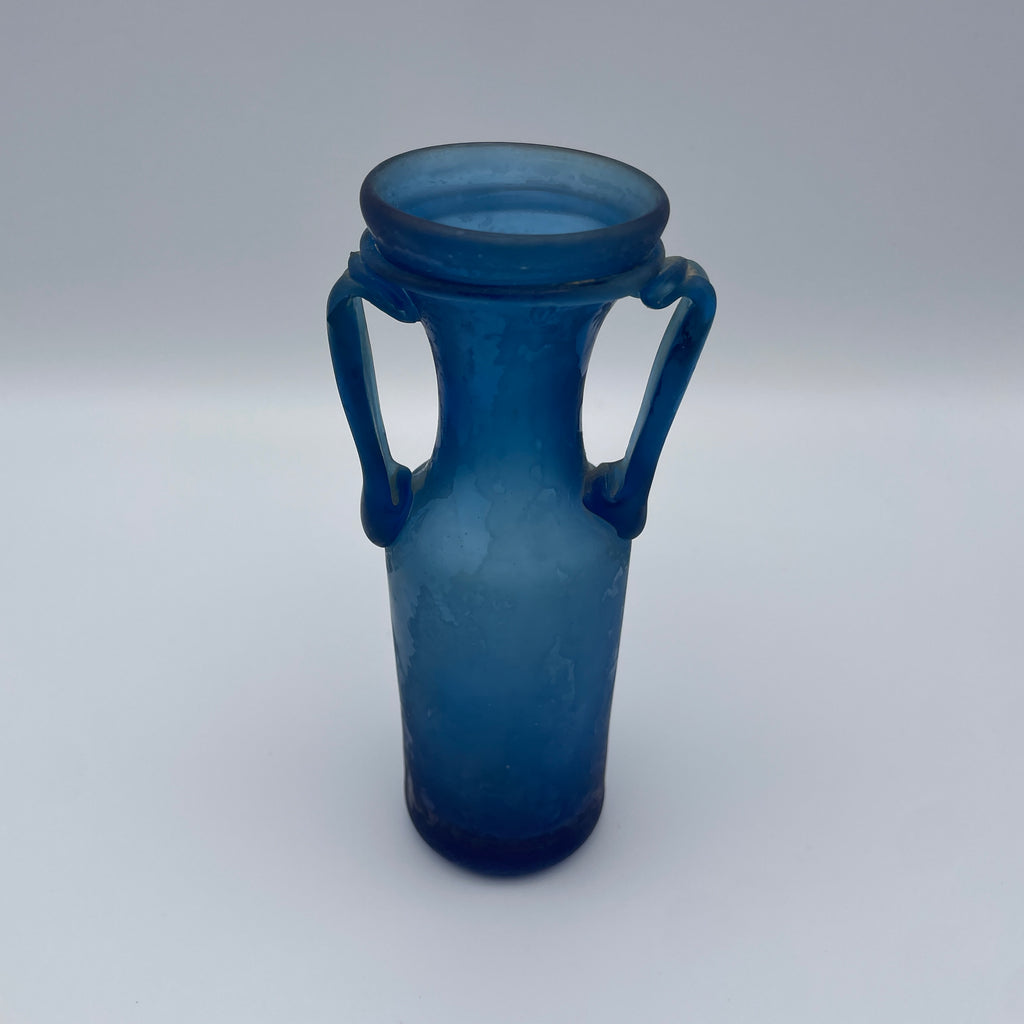Blaue Studioglas-Henkelvase signiert und datiert 1979 Showroom Ansbach