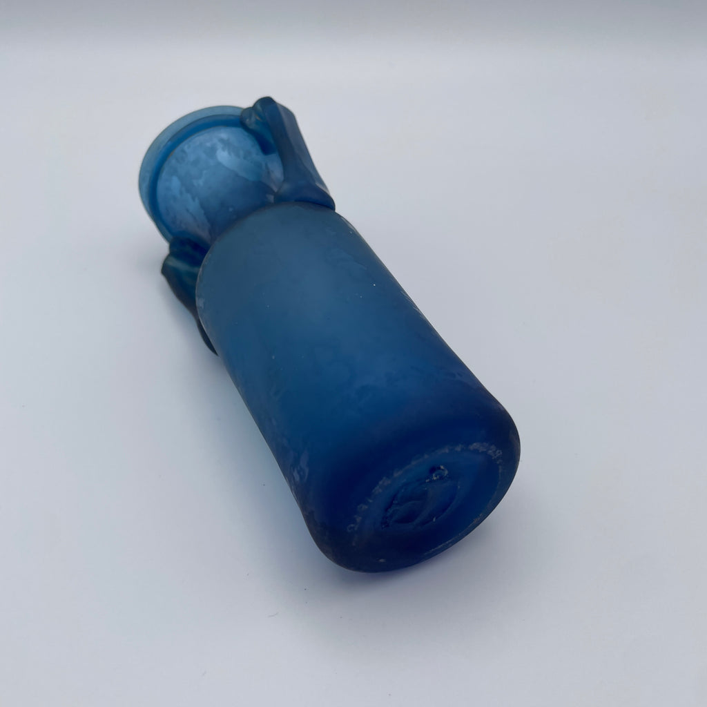 Blaue Studioglas-Henkelvase signiert und datiert 1979 Showroom Ansbach