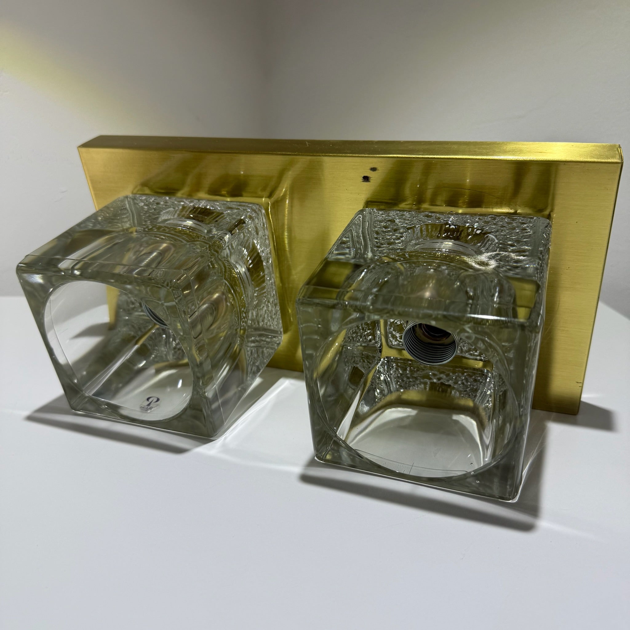 2x Peill & Putzler Wandlampe Eisglas Messing 70er Jahre Design Leuchte Kristallglas Paar Showroom Ansbach