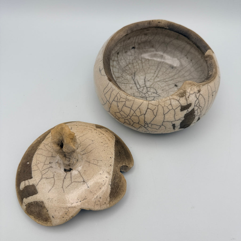 Studiokeramik Schale mit Deckel Ursula Fattorini-Daglio Thun I Raku Keramik Ursula Frattorini-Daglio