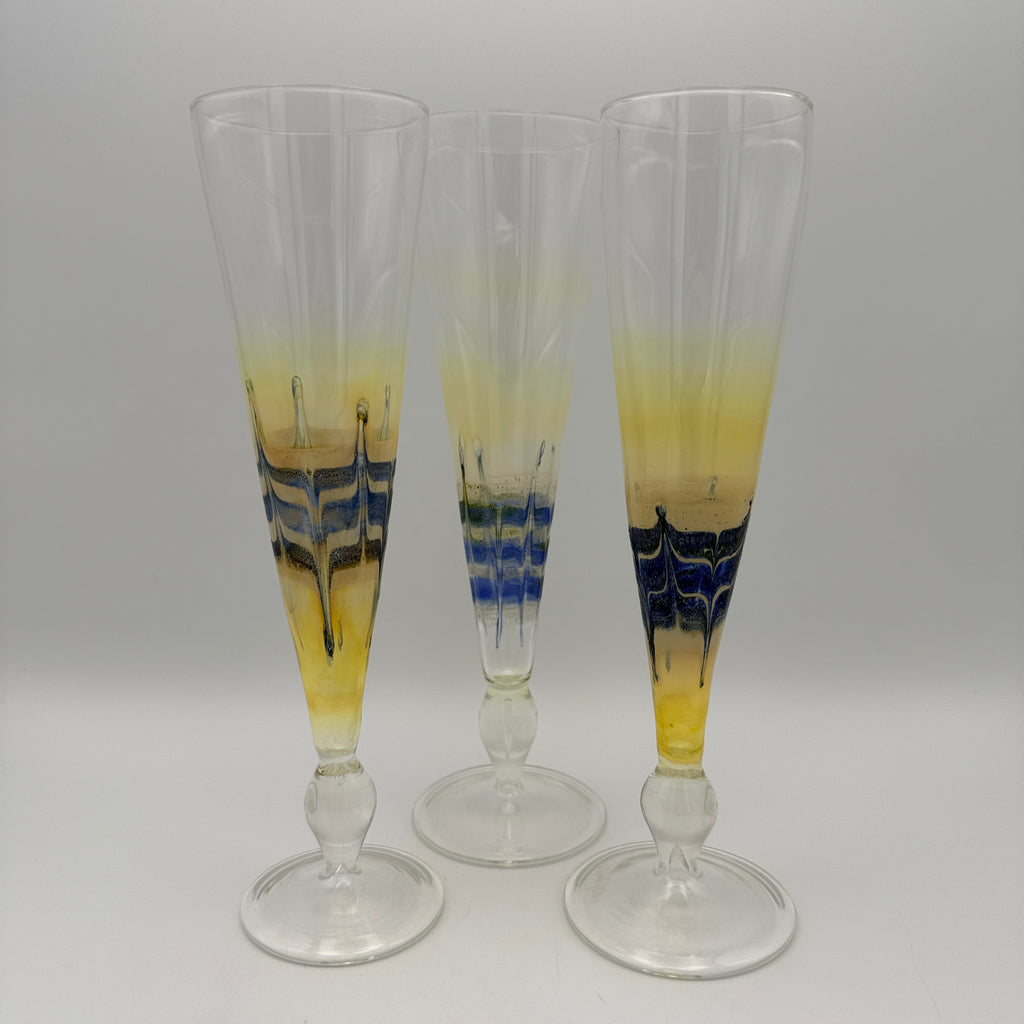 3er Set Handarbeit Sektflöten signiert 1988-1990 I Kunstglas Kelchgläser 268g Showroom Ansbach