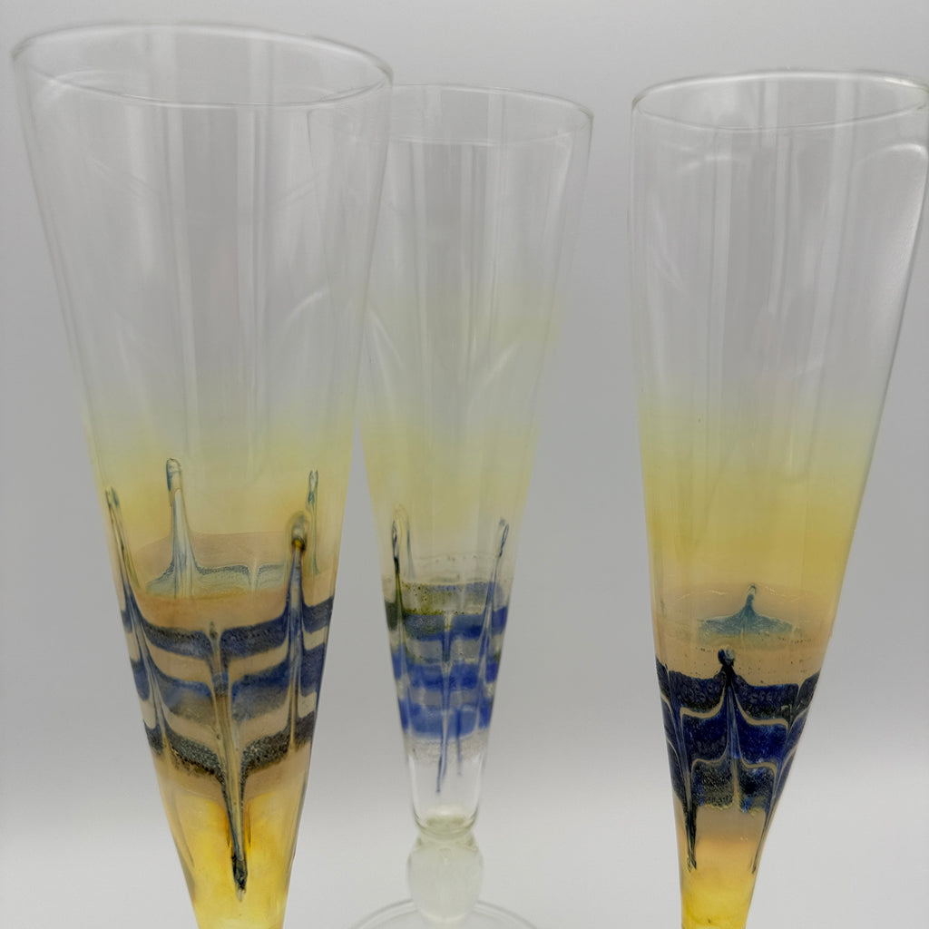 3er Set Handarbeit Sektflöten signiert 1988-1990 I Kunstglas Kelchgläser 268g Showroom Ansbach
