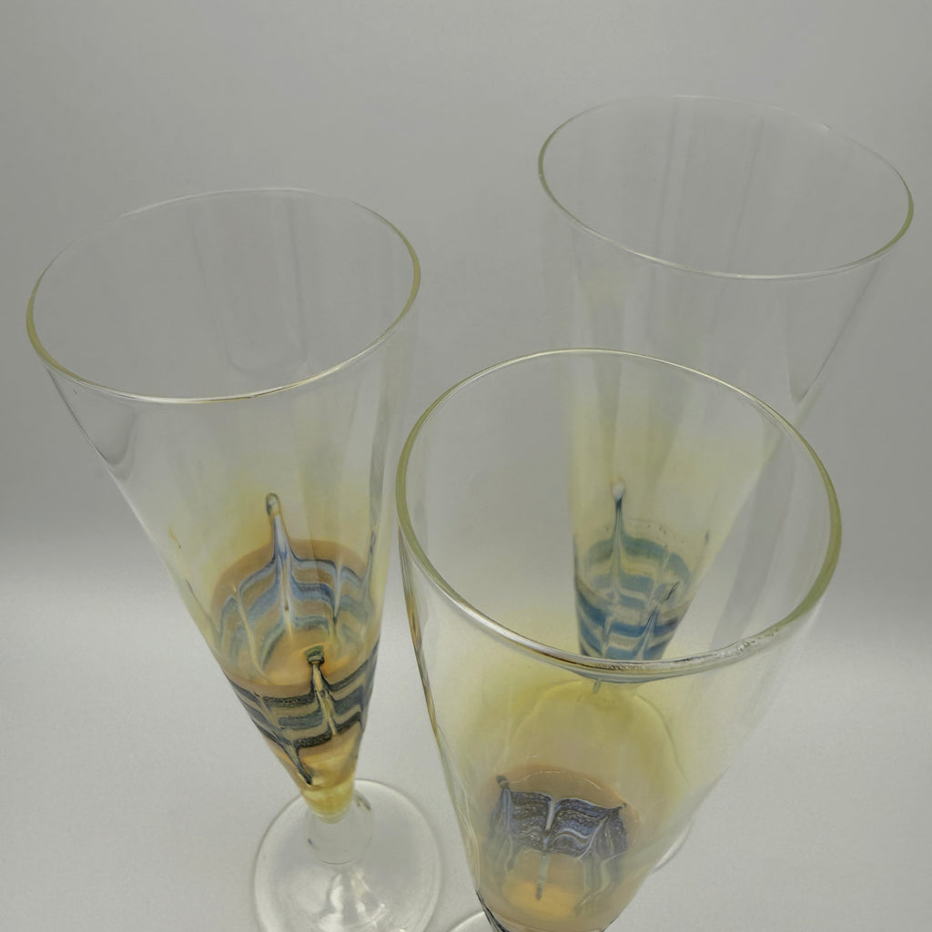 3er Set Handarbeit Sektflöten signiert 1988-1990 I Kunstglas Kelchgläser 268g Showroom Ansbach