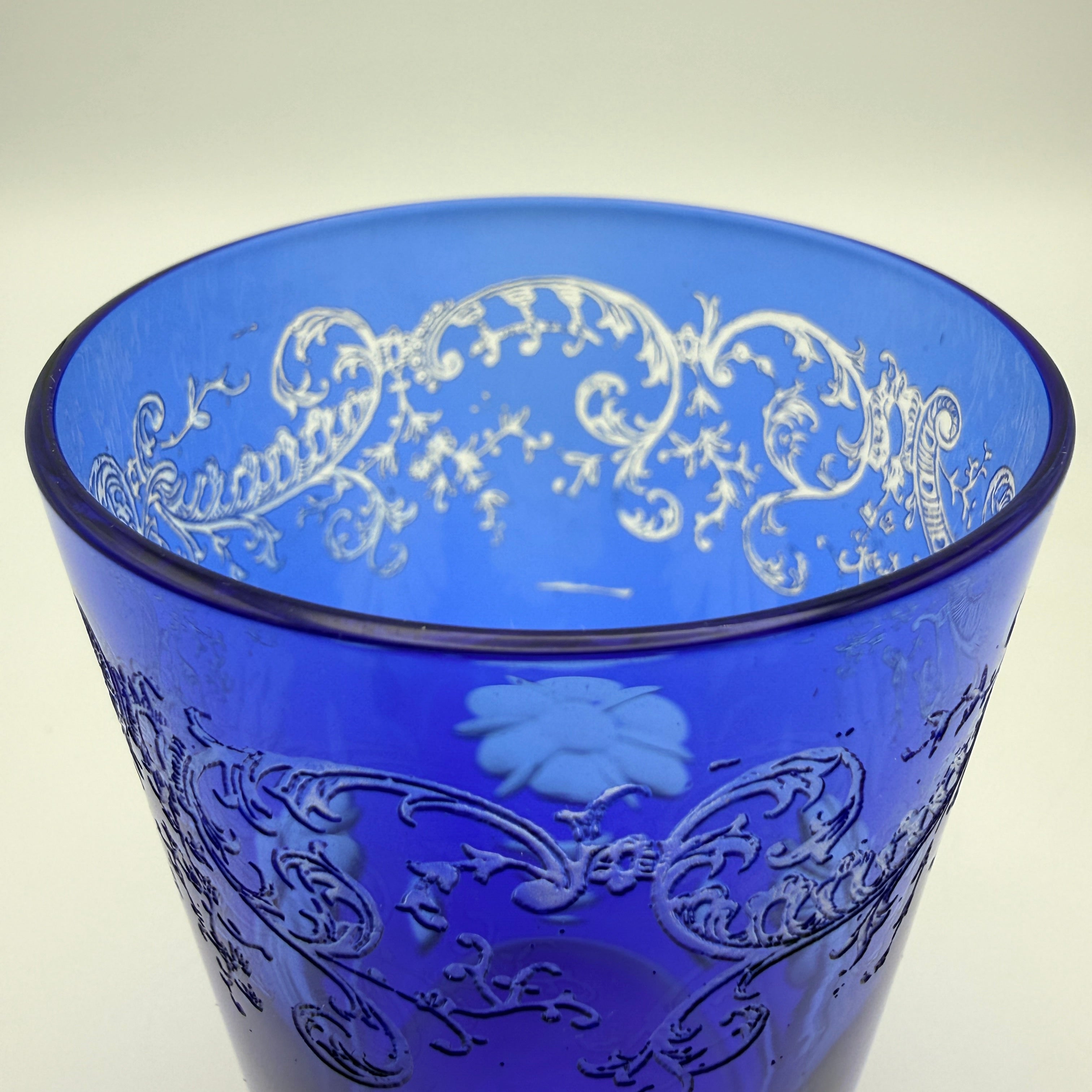 Überfang Becher Kobaltblau I Historismus Biedermeier Glas antik ca. 1900 Showroom Ansbach