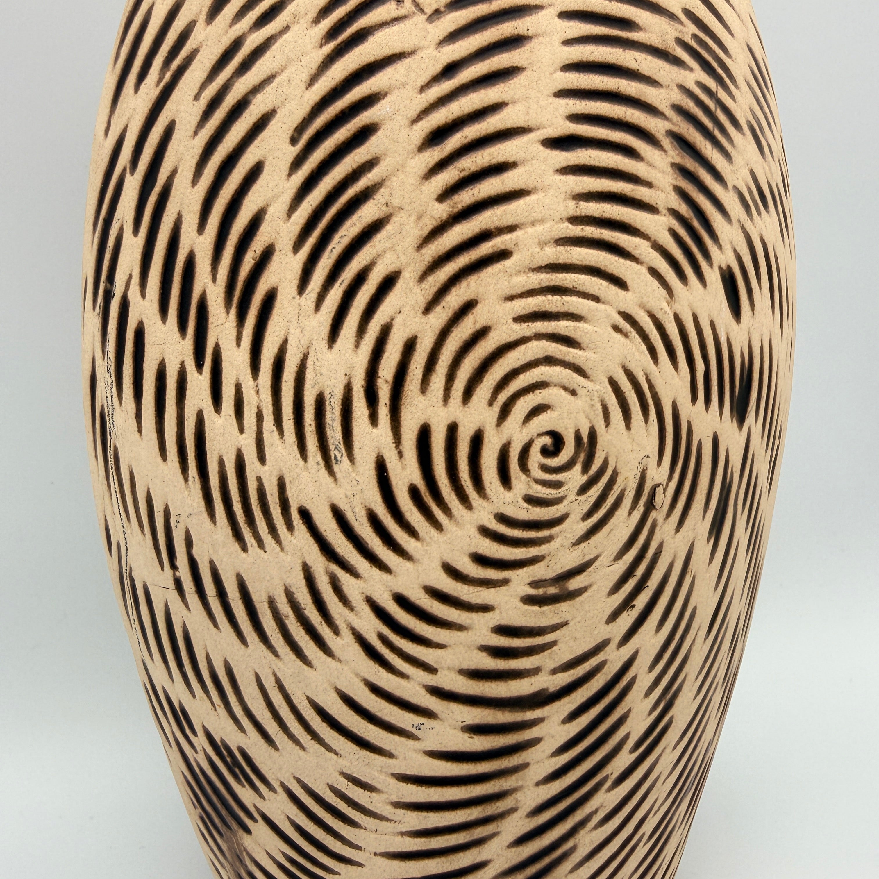 Moderne Kunstkeramik Vase Beige Braun I Spiraldekor Organisch Vintage 1980 Showroom Ansbach