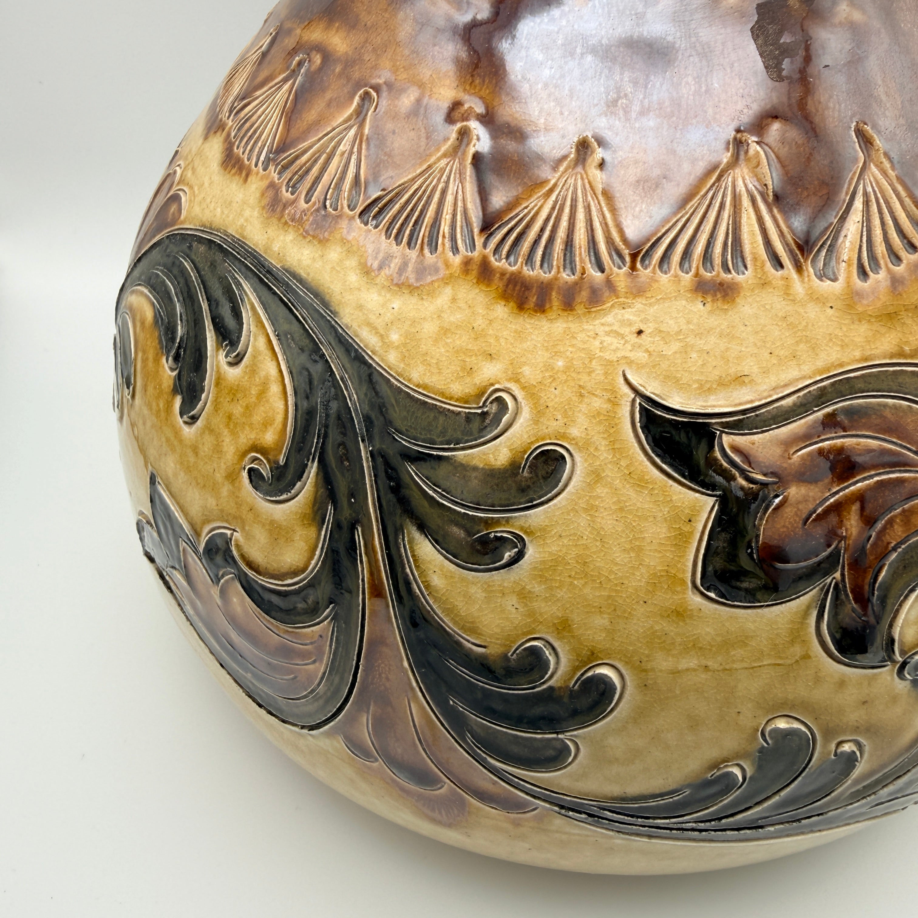 Grosser Keramik Krug Henkelkrug 24,5cm Relief Handarbeit Landhaus Vintage 1980 Showroom Ansbach