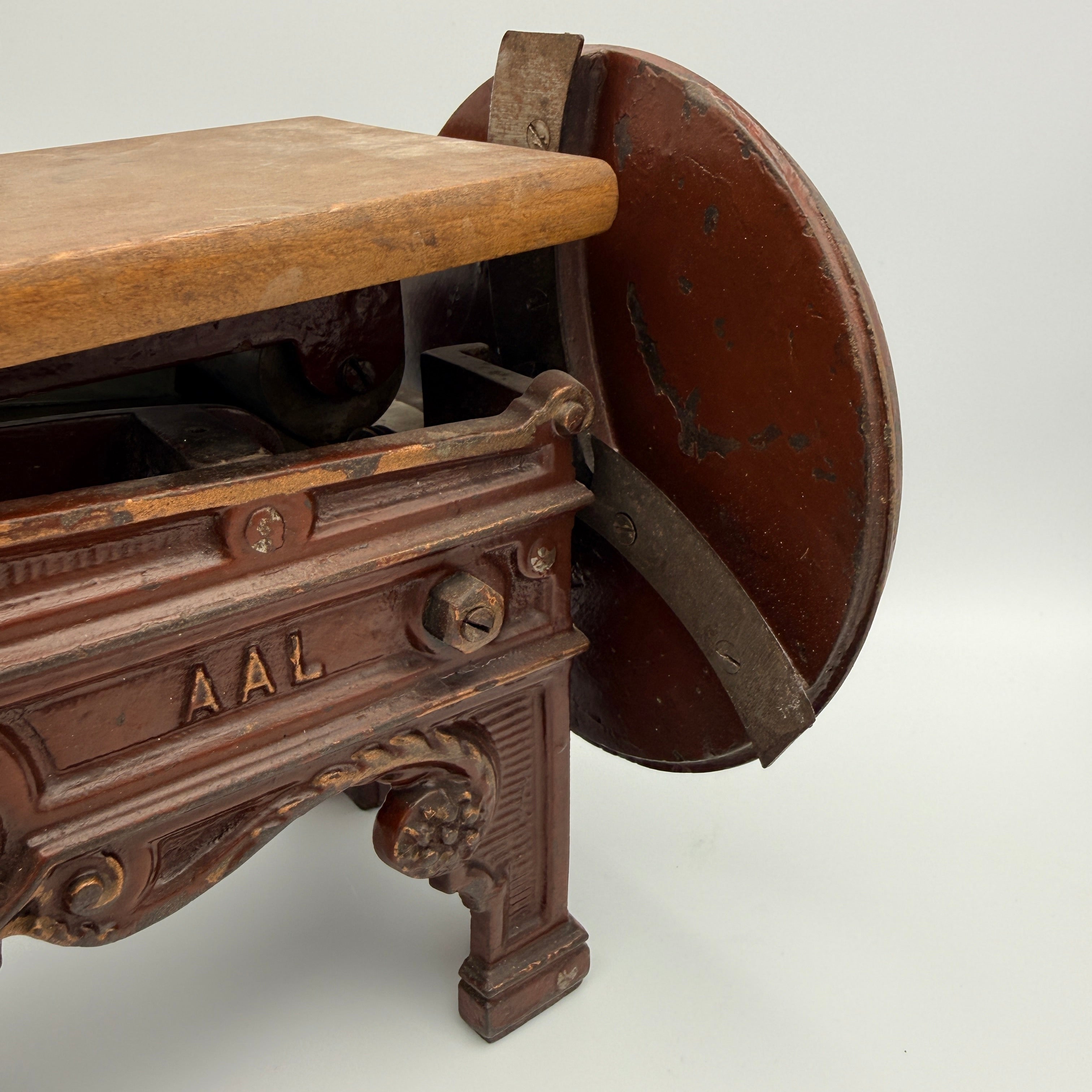 Antiker Tabakschneider Marke Aal Werke Gusseisen Schwungrad Antik um 1900 Aal-Werke