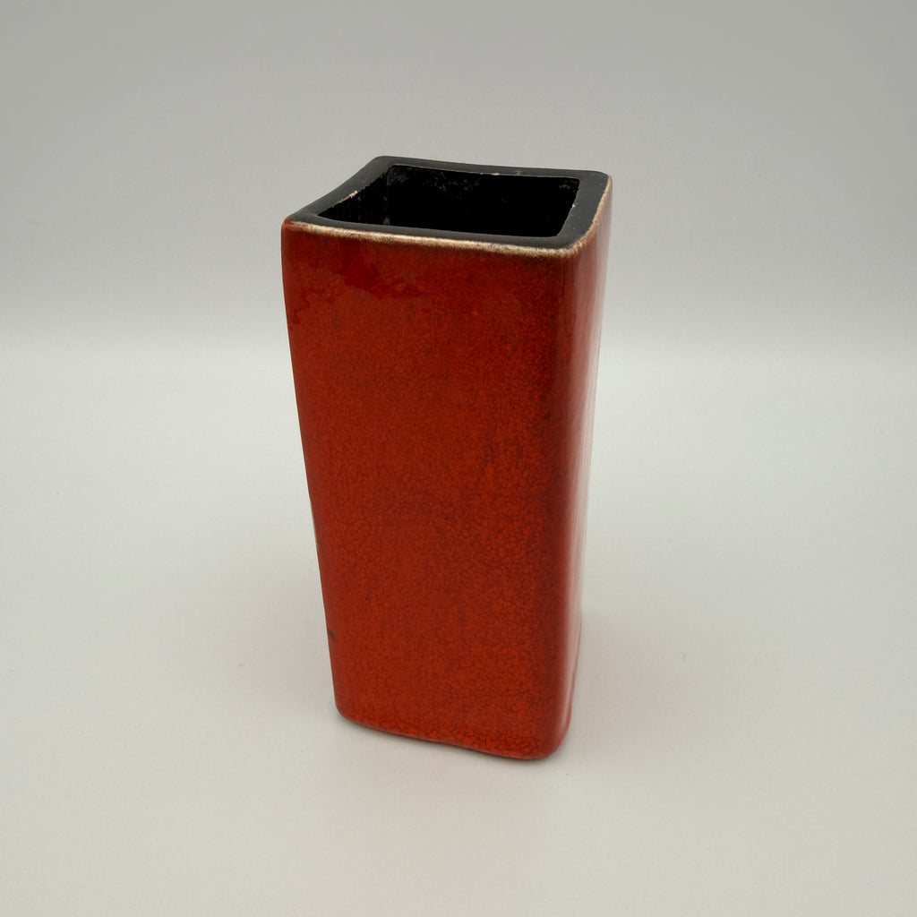 Mid Century Keramikvase Rot Rechteckig ca. 1960er–1970er Jahre Showroom Ansbach