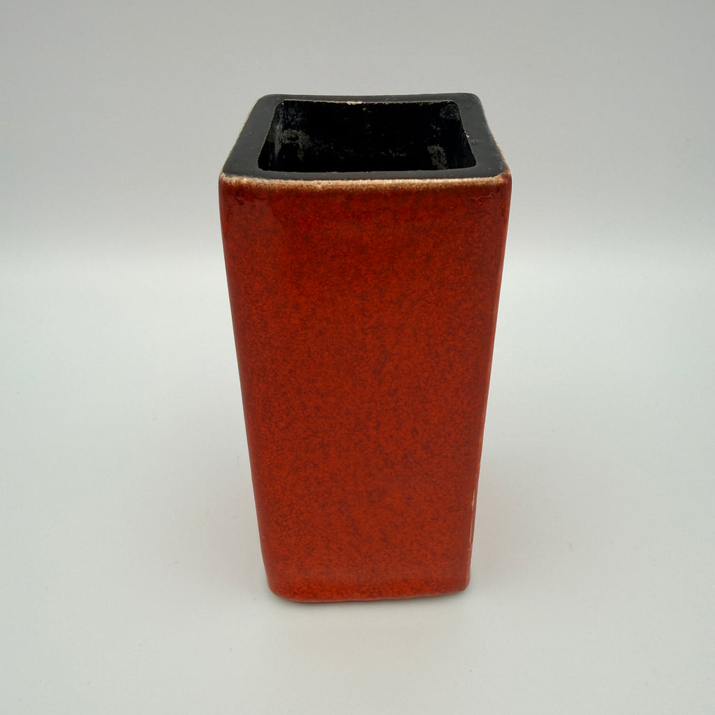 Mid Century Keramikvase Rot Rechteckig ca. 1960er–1970er Jahre Showroom Ansbach
