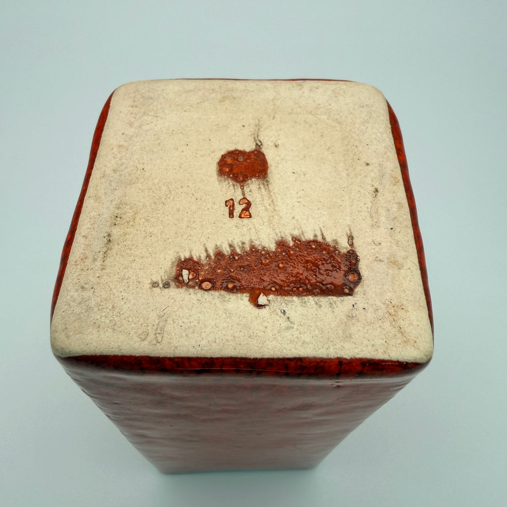 Mid Century Keramikvase Rot Rechteckig ca. 1960er–1970er Jahre Showroom Ansbach