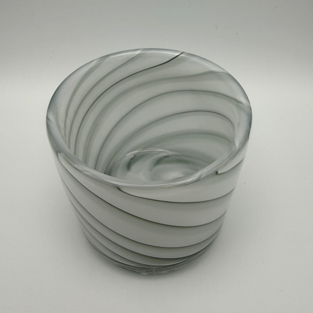 Handmade Studio Glas Windlicht Vase Weiß Grau Swirl ca. 1990er–2000er Showroom Ansbach