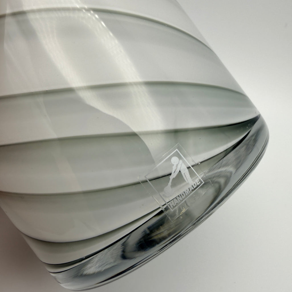 Handmade Studio Glas Windlicht Vase Weiß Grau Swirl ca. 1990er–2000er Showroom Ansbach