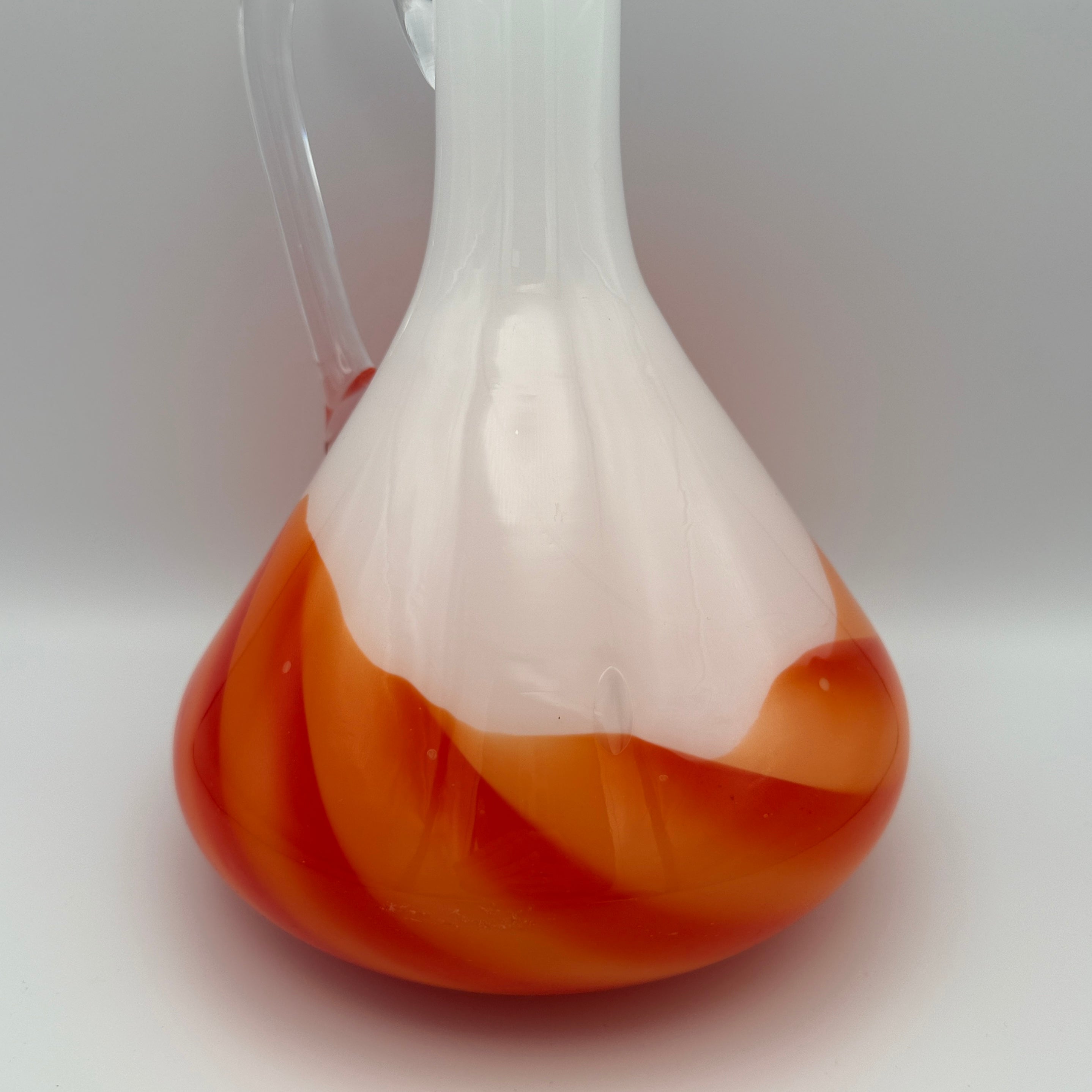 V.B. Opaline Florence Glaskaraffe Orange Weiß Empoli Italien 1970er Vetreria Barbieri