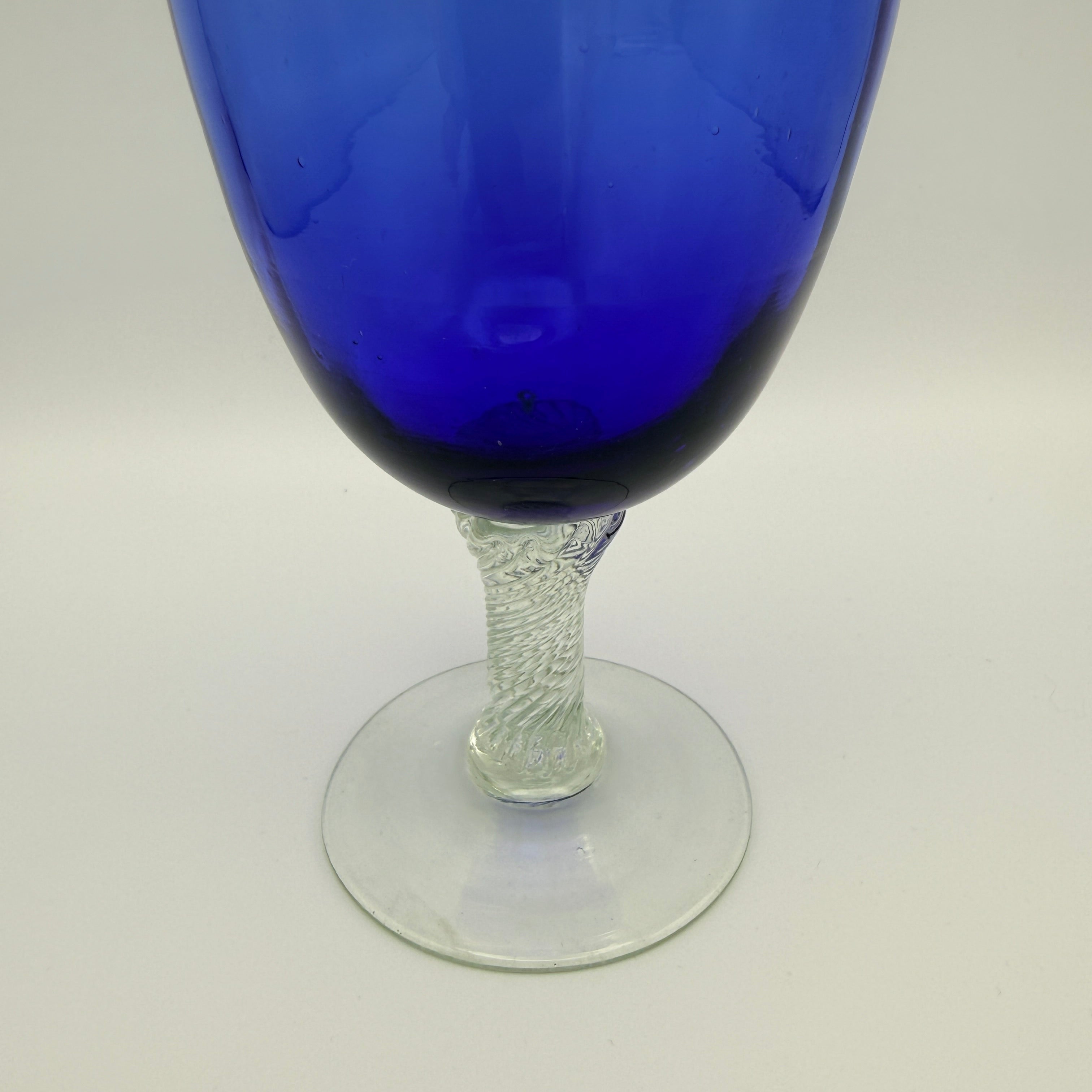 Vintage Glasvase Kobaltblau Empoli-Stil gedrehter Stiel 1960er/70er Showroom Ansbach