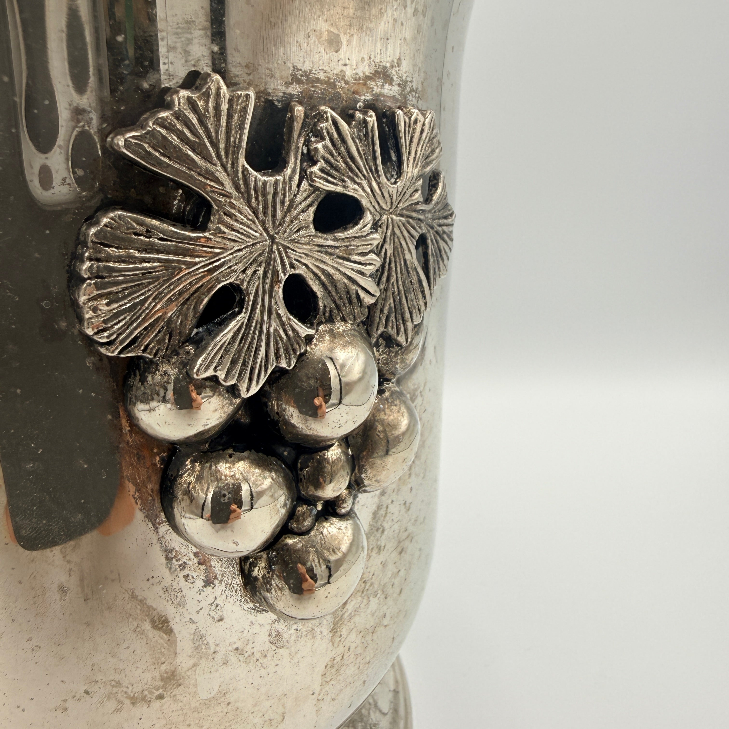 Art Déco Sektkühler versilbert Traubendekor 1940er–60er Jahre Showroom Ansbach