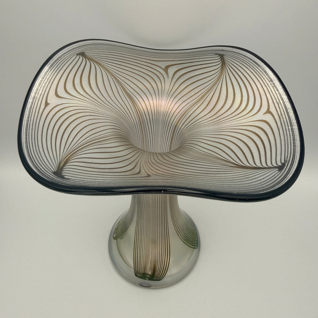 Eisch Studioglas Vase 1984 irisierend Fadendekor signiert Glashütte Eisch