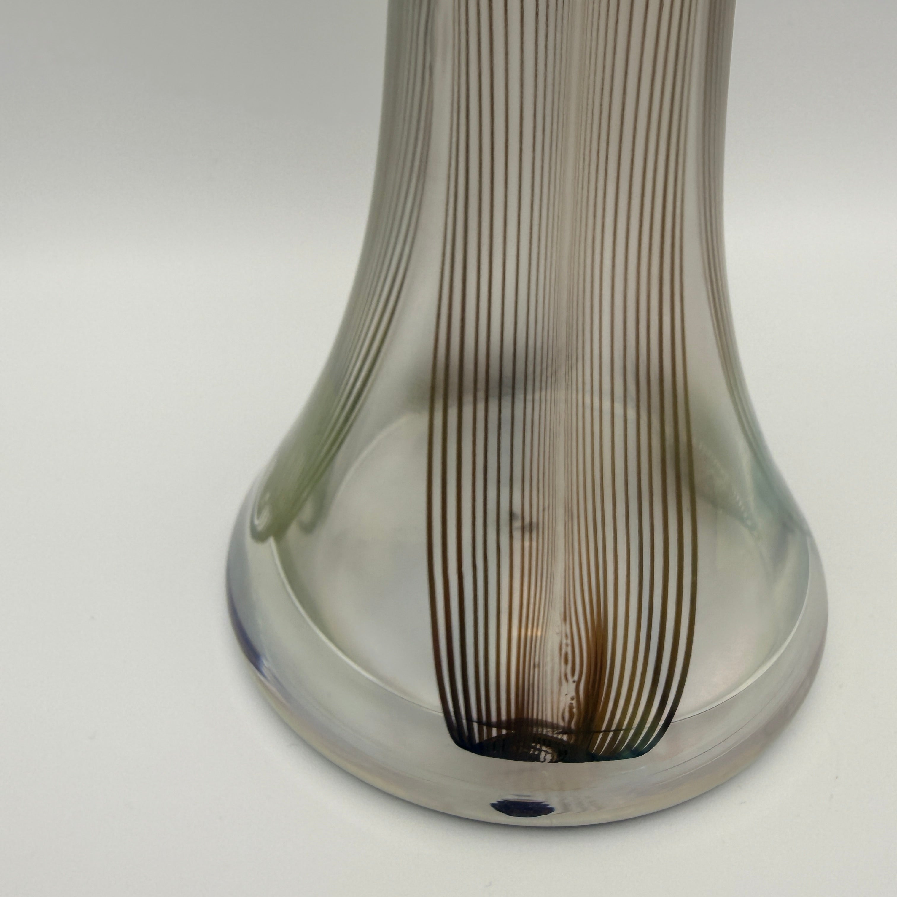 Eisch Studioglas Vase 1984 irisierend Fadendekor signiert Glashütte Eisch