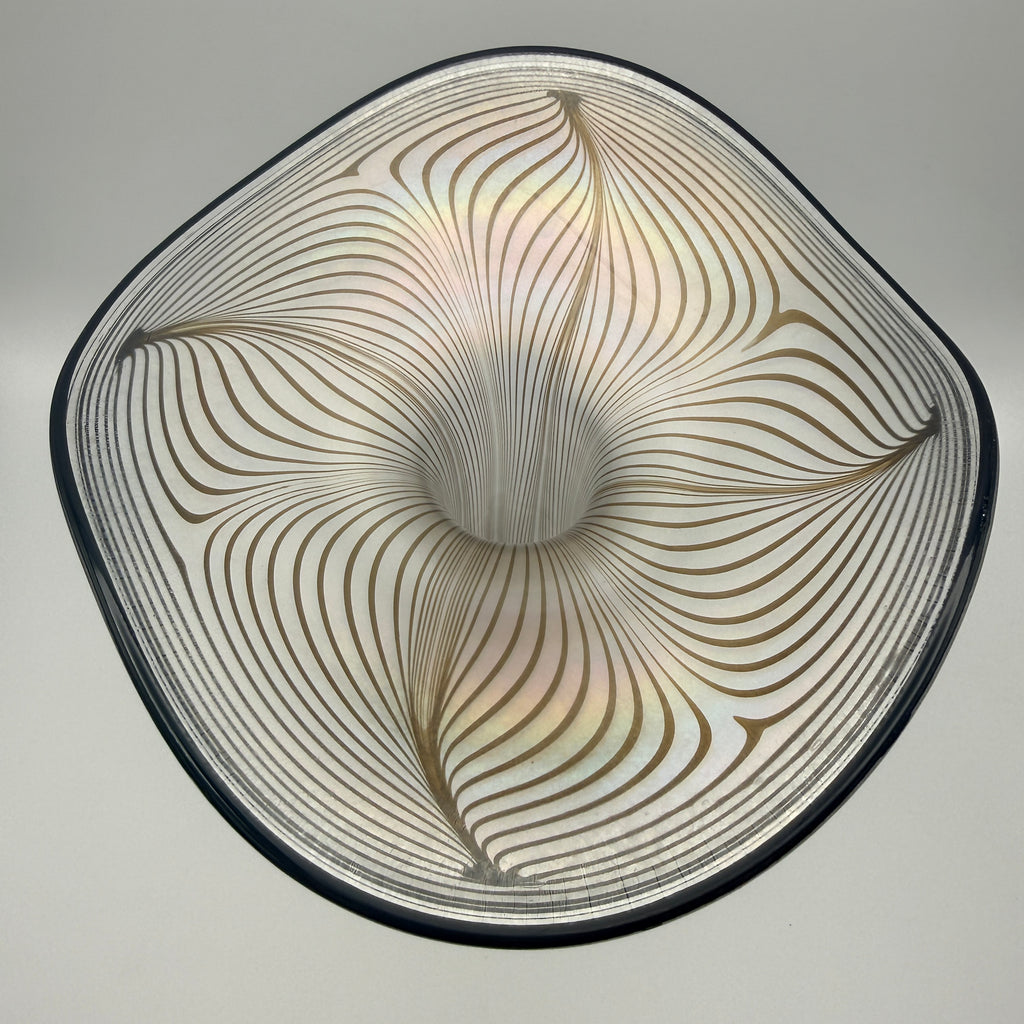 Eisch Studioglas Vase 1984 irisierend Fadendekor signiert Glashütte Eisch