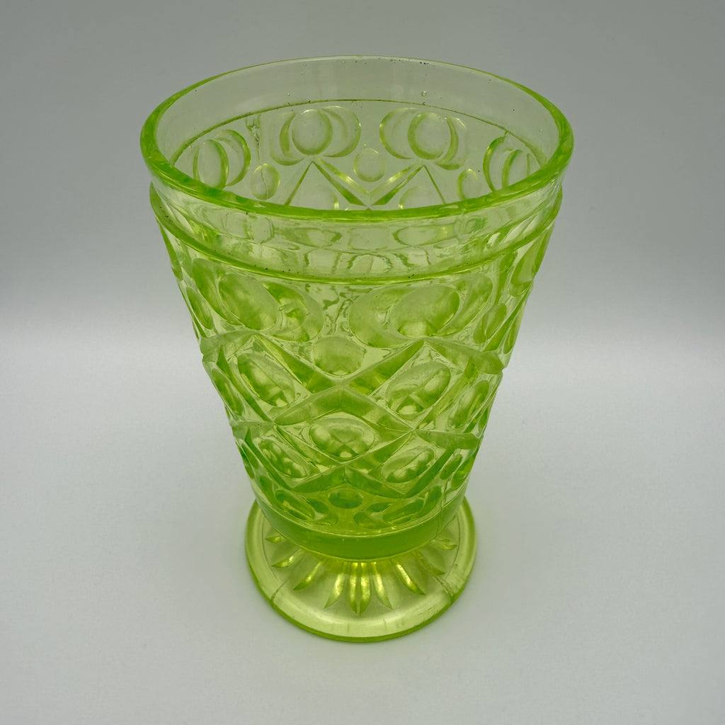 Jefferson Glass Uranglas-Fußbecher Diamond and Peg um 1910 Showroom Ansbach