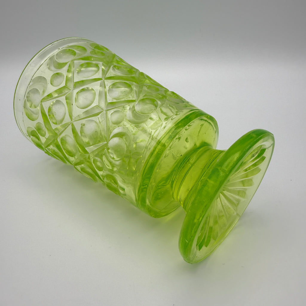 Jefferson Glass Uranglas-Fußbecher Diamond and Peg um 1910 Showroom Ansbach