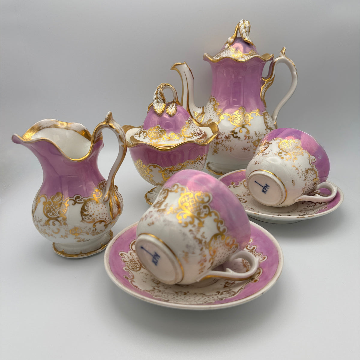 KPM Krister Kaffee- & Teeservice für 2 – Rosa & Gold – um 1870–1890 KPM Krister