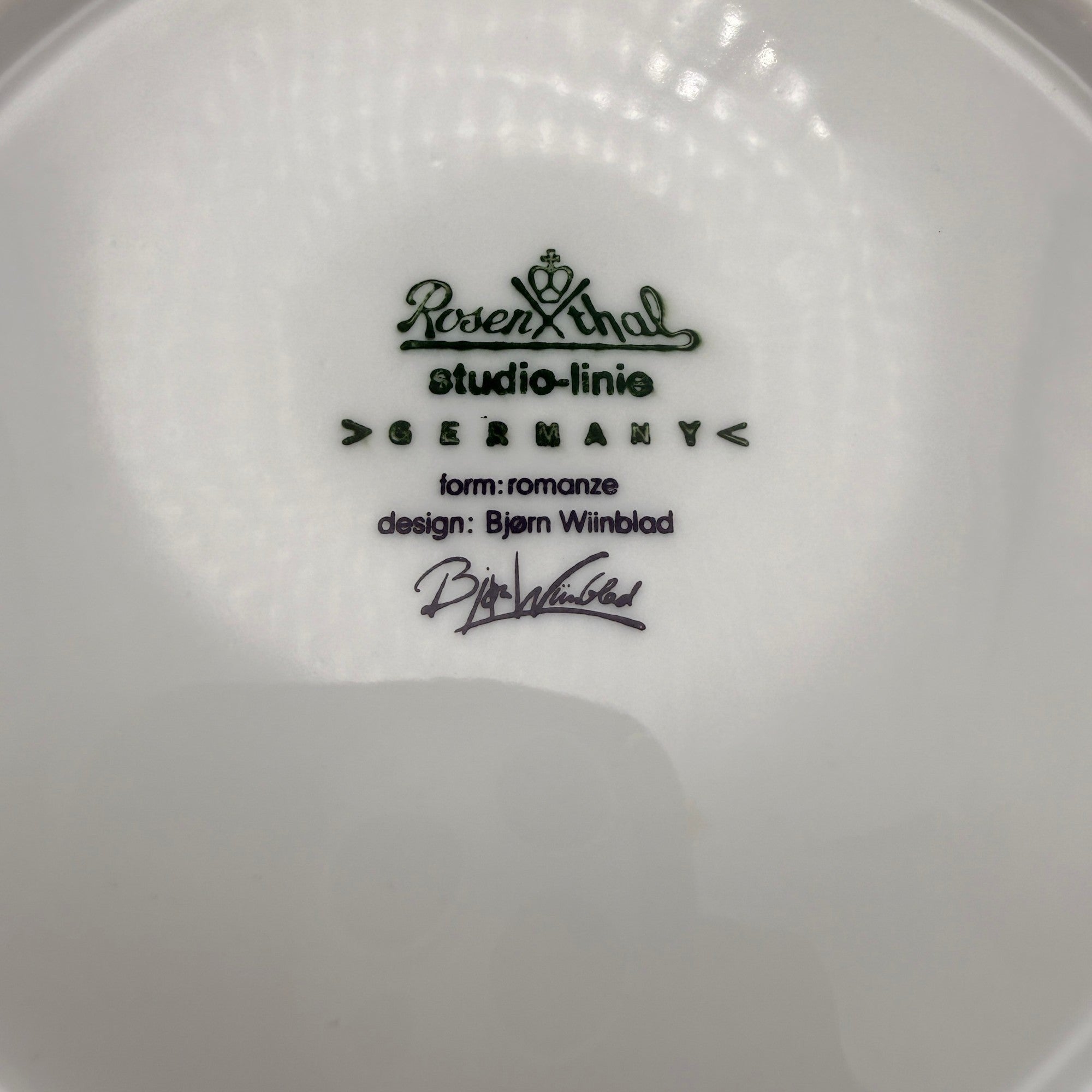 Showroom Ansbach Porzellanteller Unterseite mit Rosenthal Studio-Linie Stempel und Bjørn Wiinblad Signatur